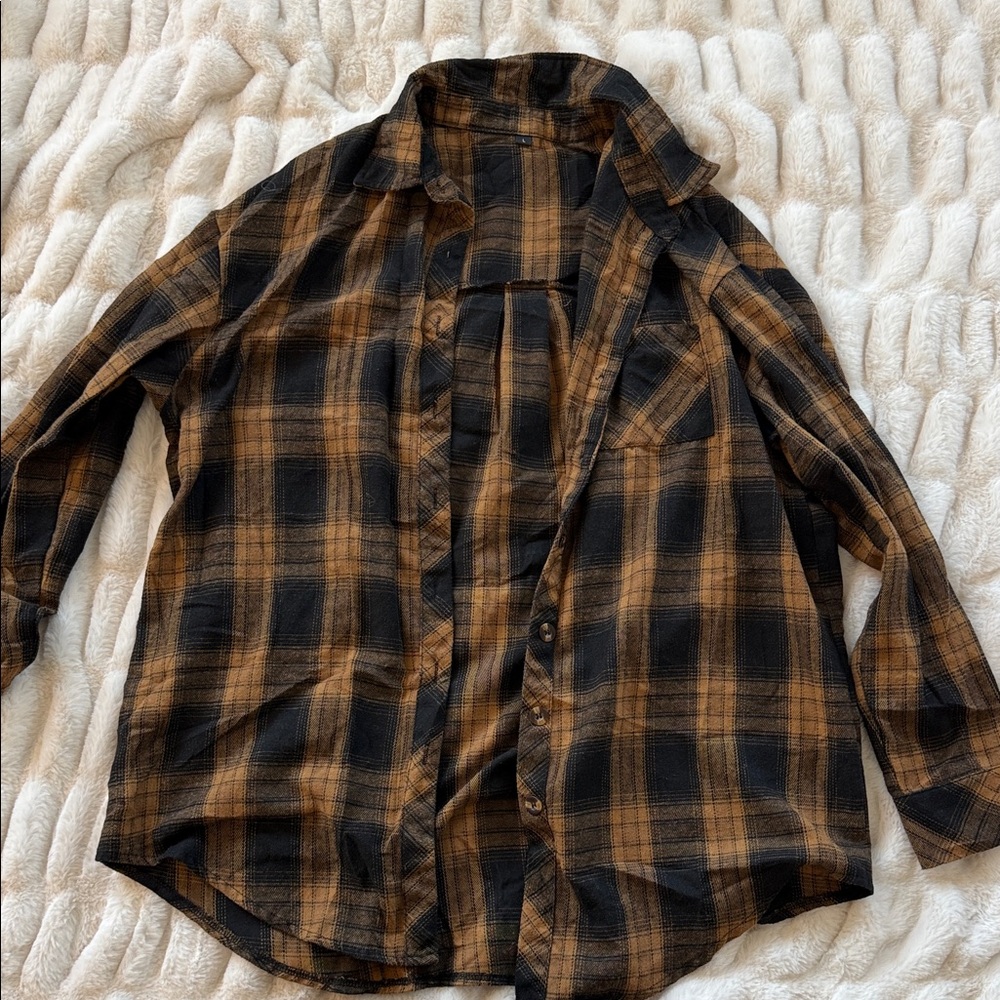 Plaid Button-Up Shirt in Black and Brown